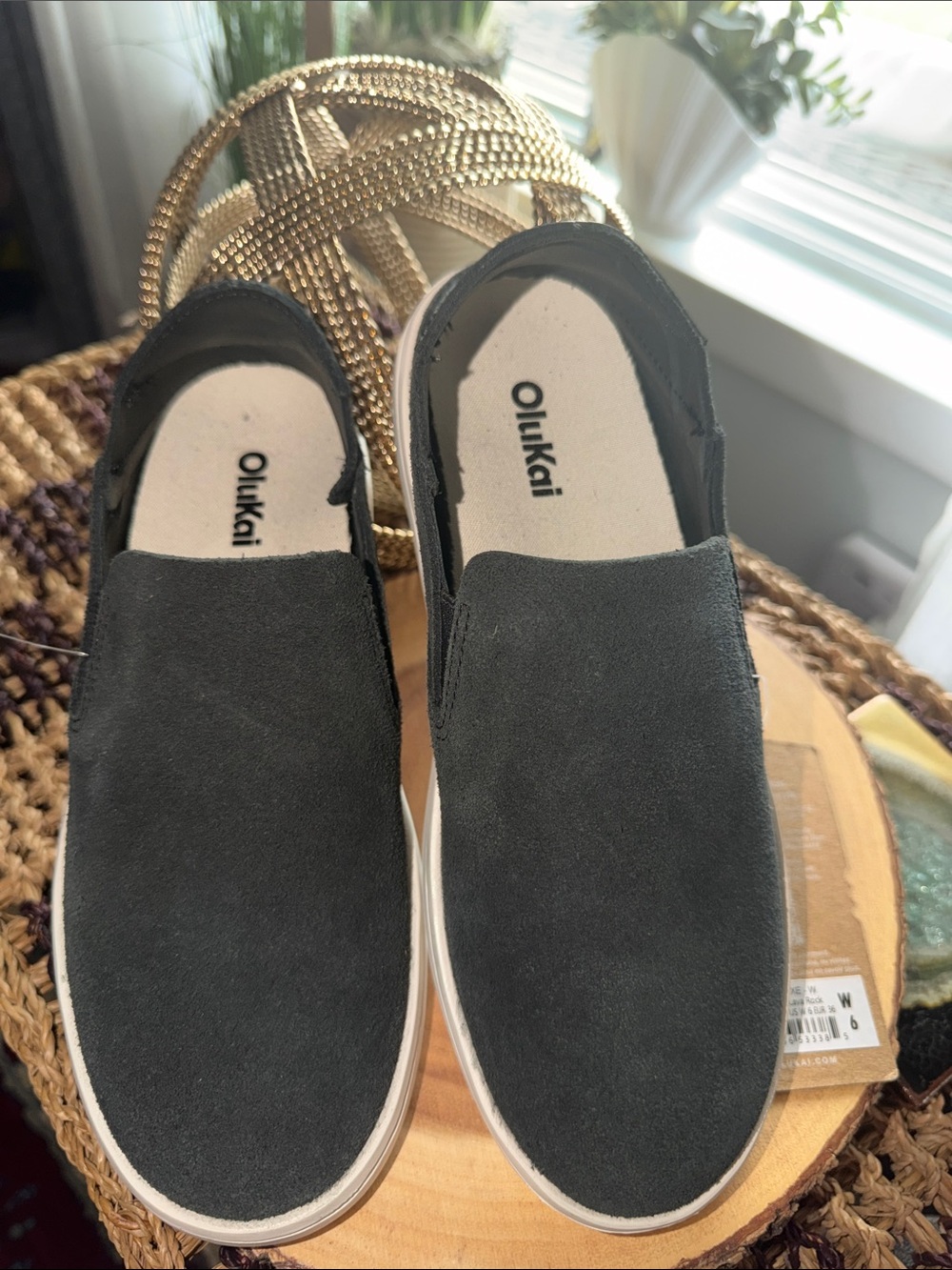 OluKai Pehuea Luxe Suede Slip On Shoes Women’s 6 Lava Rock NWT